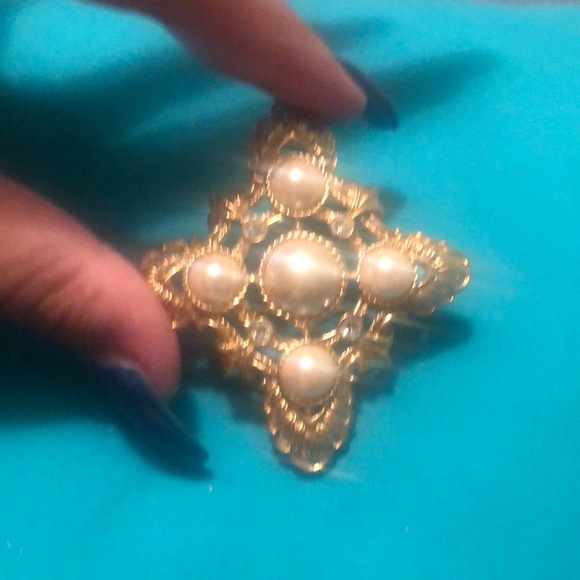 K.J.L. For Avon Brooch - Picture 2 of 5